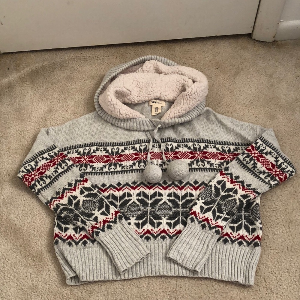 Woman’s Cropped Knit Sweater Hoodie